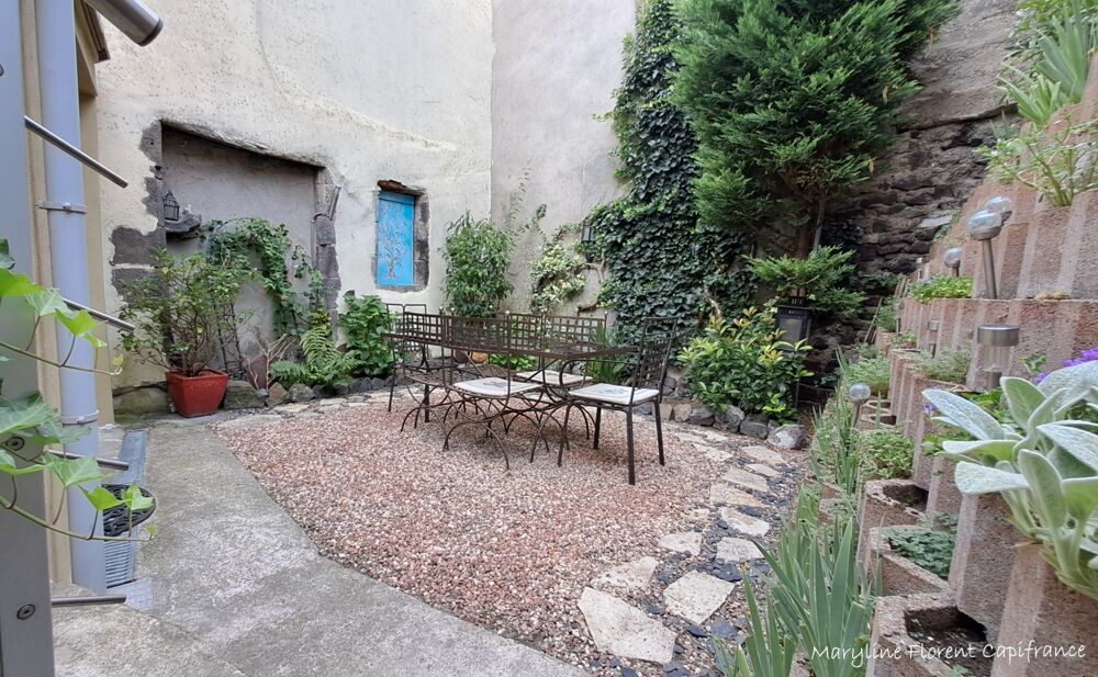 Vente Maison Maison T5 de 105 m² – Cour sans vis-à-vis, Véranda, Terrasse, Garage et dépendance Clermont ferrand