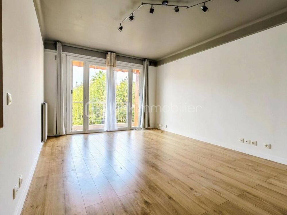Vente Appartement 3 pièces de 61 m² avec balcon, garage fermé et cave Vallauris