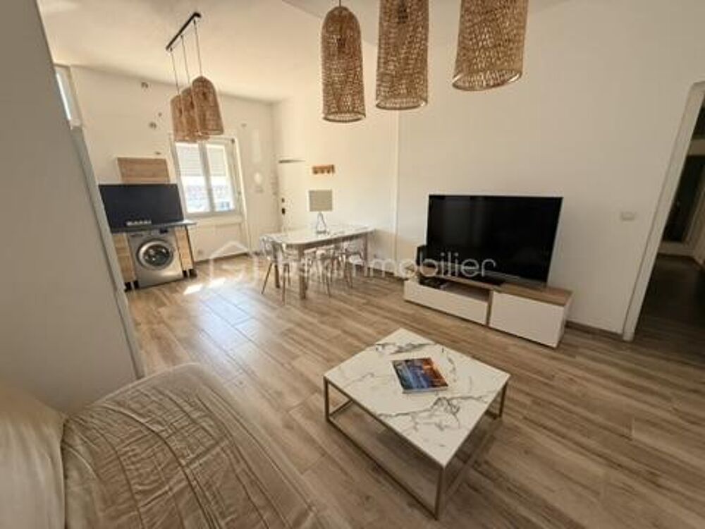 APPARTEMENT T3-CENTRE VILLE-VUE MER ET PORT
