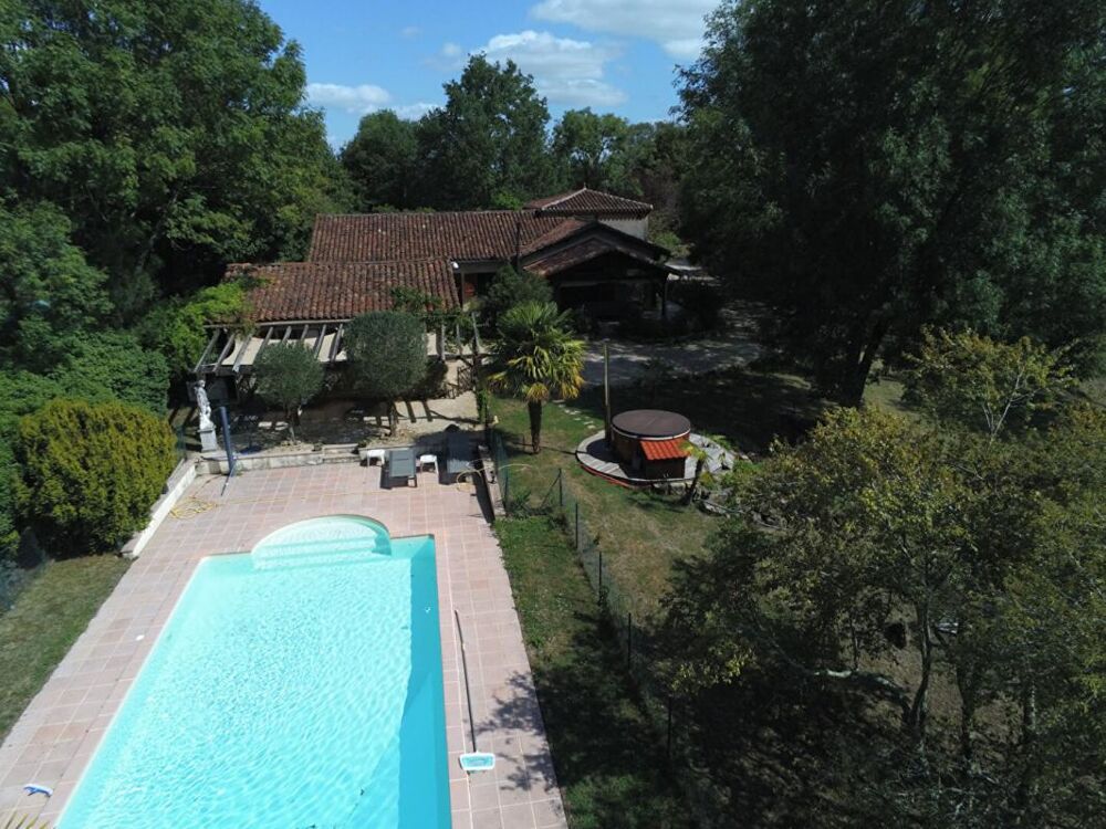 Proche Marciac dans le Gers maison 136 m2 sur 15 hectares