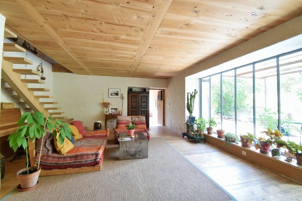 EXCLUSIVITE / Très belle maison avec dépendances et terrain / 63160 Glaine Montaigut