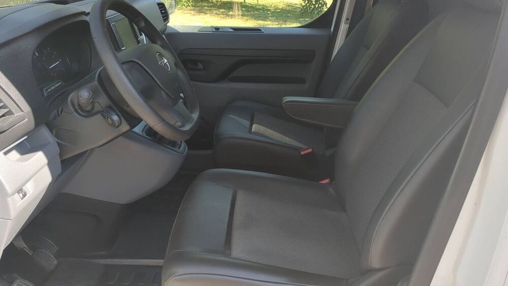 Vivaro Van Am&eacute;nag&eacute; 2.0 120 Pack Clim - Premi&egrave;re main 2021 occasion 28100 Dreux