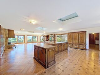  Maison à louer 5 pièces 273 m²