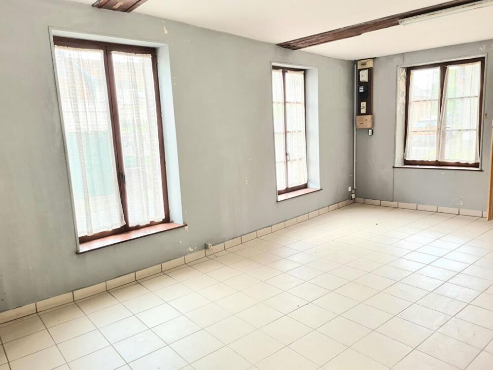 VENDU PAR L'AGENCE - Les Andelys centre - Maison en pierre d'environ 140 m2 à rénover sur 620m2 de terrain plat