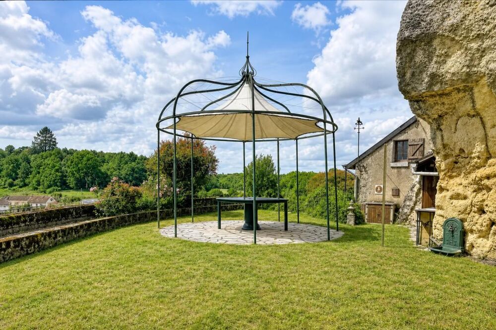 Vente Propriété/Château Maison de 7 pièces de 168 m² à Châteauvieux Chateauvieux