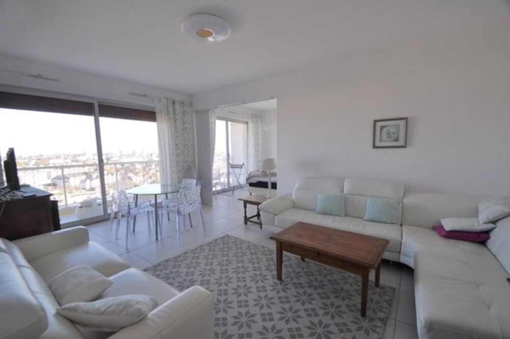 Appartement à vendre 3 pièces ANGERS (49), grand appartement + cave et garage