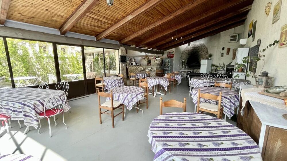 � vendre  Villa Saumane-de-Vaucluse (84800)