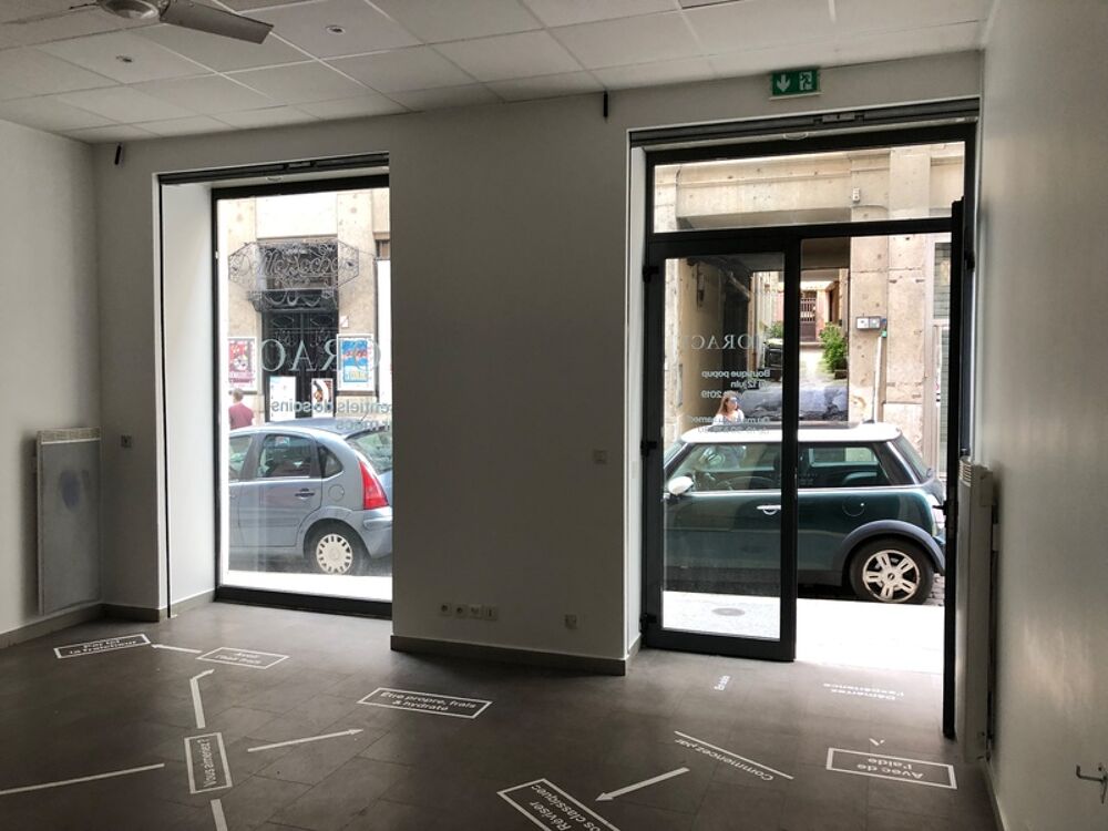   Dpt Rhône (69), à louer LYON 1ER Local commercial de 35m2 rue des capucins 