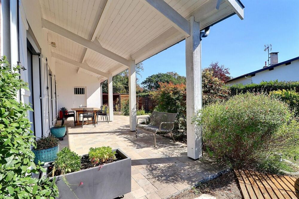Vente Maison Maison familiale 4 chambres ? Jardin 410 m² ? Environnement calme Le pian medoc