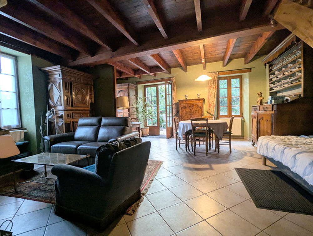 Vente Maison Maison à vendre SEGONZAC (16) Maison en moellons avec garage et grand jardin Segonzac