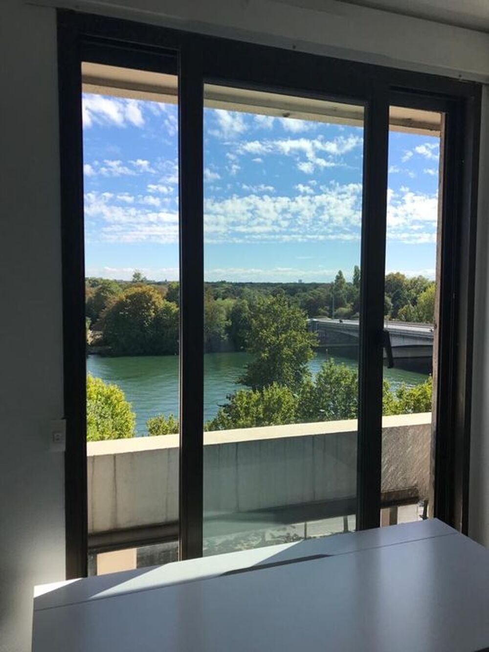 Location Appartement Studio de 27m2 à louer sur Suresnes Suresnes