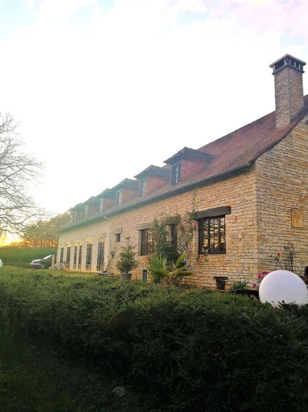 Ensemble immobilier de caractère en Dordogne - grands espaces