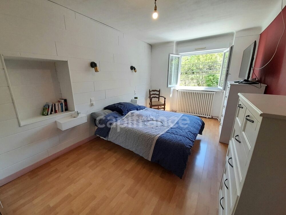 Maison à vendre 4 pièces SAINT THOIS (29520)- 3 chambres- surface habitable 120.27m2- Avec sous-sol- parcelle de 3922m2- dépenda