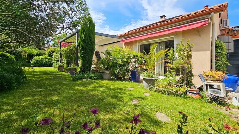 Maison de plain-pied  132 m² avec garage Terrain 1 000 m²  Économique et immédiatement habitable à vendre 5 pièces MOMERES (6