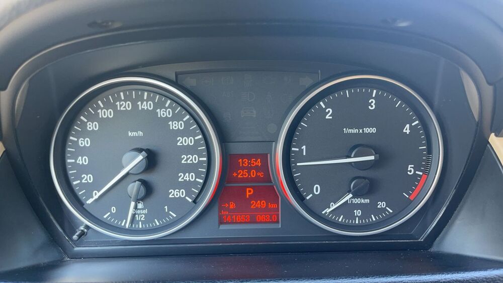 X1 sDrive 18d 143 Steptronic8 Lounge Plus - Premi&egrave;re main Autom 2014 occasion 17100 Saintes