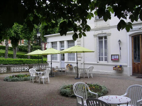   À Vendre – Hôtel** Restaurant – Bourbon-l'Archambault (03160) 