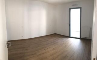  Appartement à louer 2 pièces 56 m²