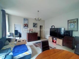  Immeuble  vendre 15 + pices 280 m