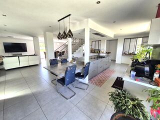  Maison � vendre 7 pi�ces 221 m�