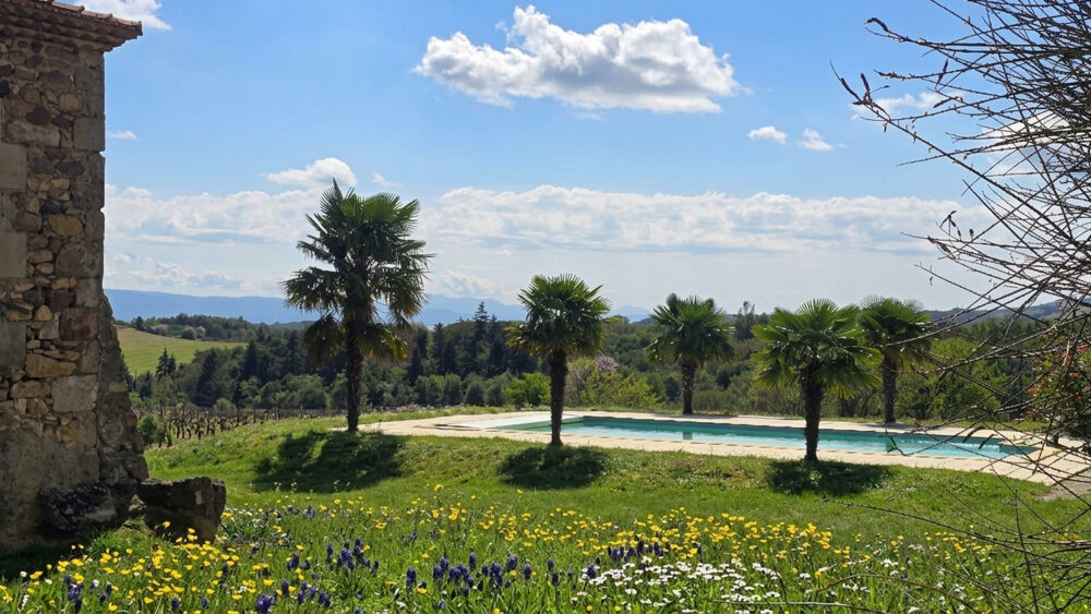 Vente Maison Propriété d'Exception Rénovée – 7 hectares - Étang privée - vue panoramique - Piscine - Source Tournon sur rhone