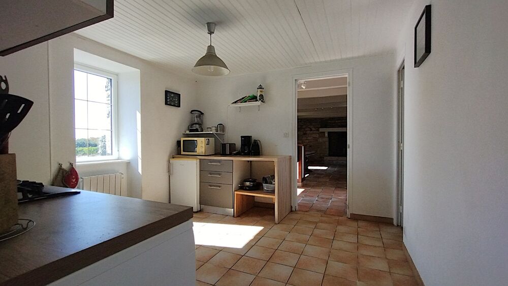 Maison à vendre 6 pièces COMBRIT (29) Corps de ferme et grand terrain