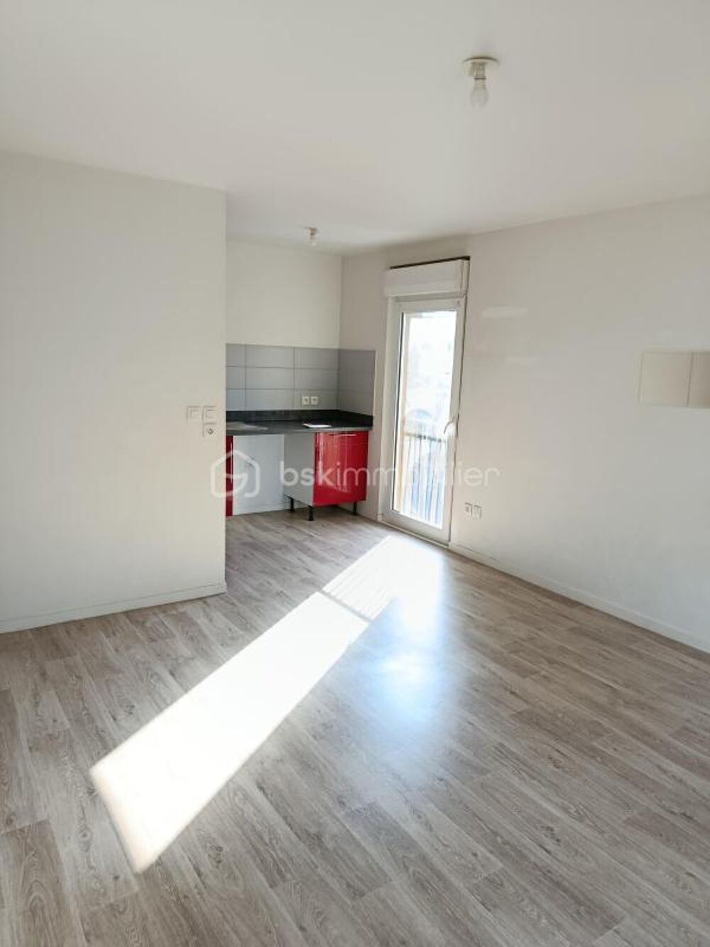 Vente Appartement A vendre - Appartement 2 pièces lumineux double exposition avec parking - À deux pas du RER D Ris orangis