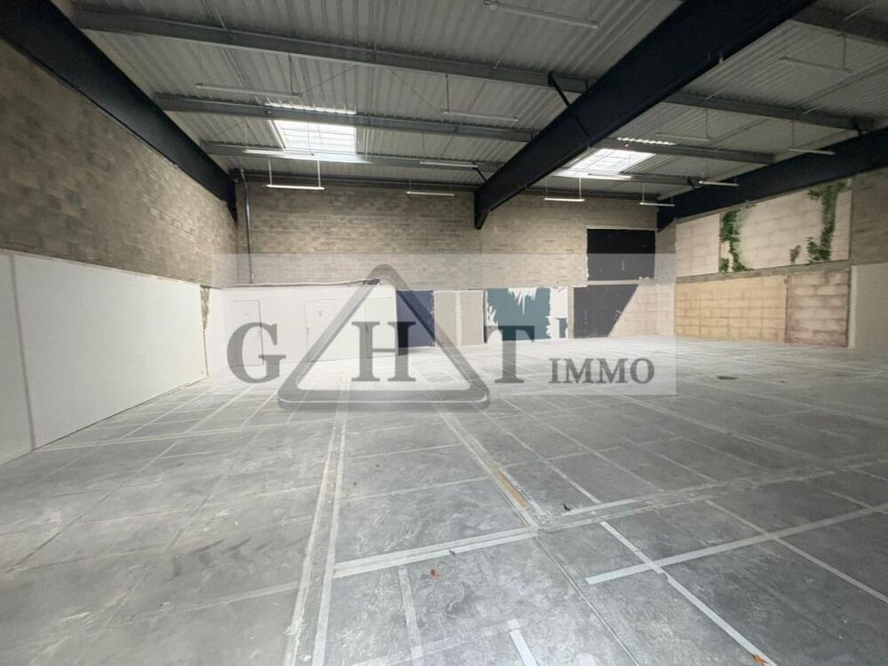   ENTREPOT 278 M² A LOUER SAINT FARGEAU 