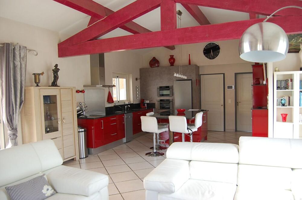 Vente Maison Villa Arles T 5/6  de 165 m²  avec Jardin Arles