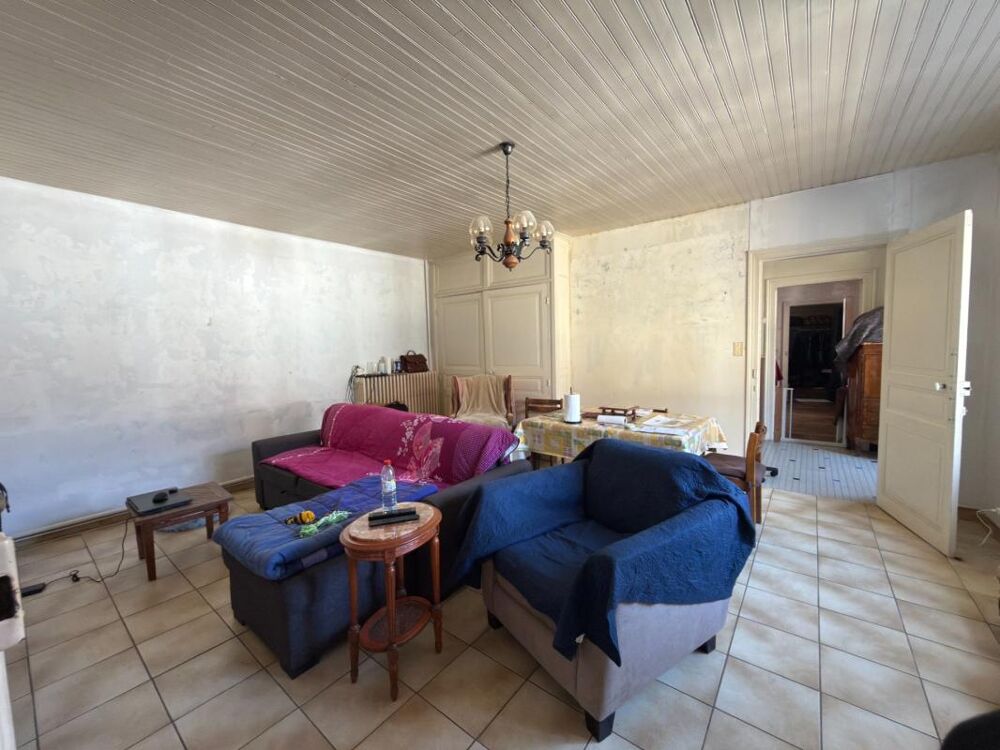 Vente Maison Maison en pierre avec 350 m² de dépendances, jardin et terrasse – Genevrières (52) Genevrieres