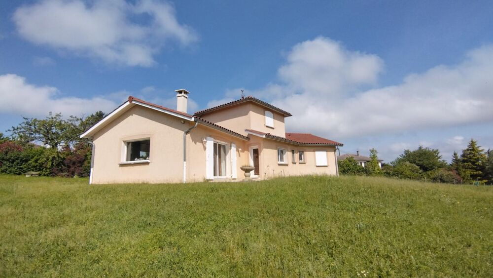 Lumineuse maison familiale de 130 m² sur sous-sol avec véranda  Terrain de 1288 m² à Charly (69)