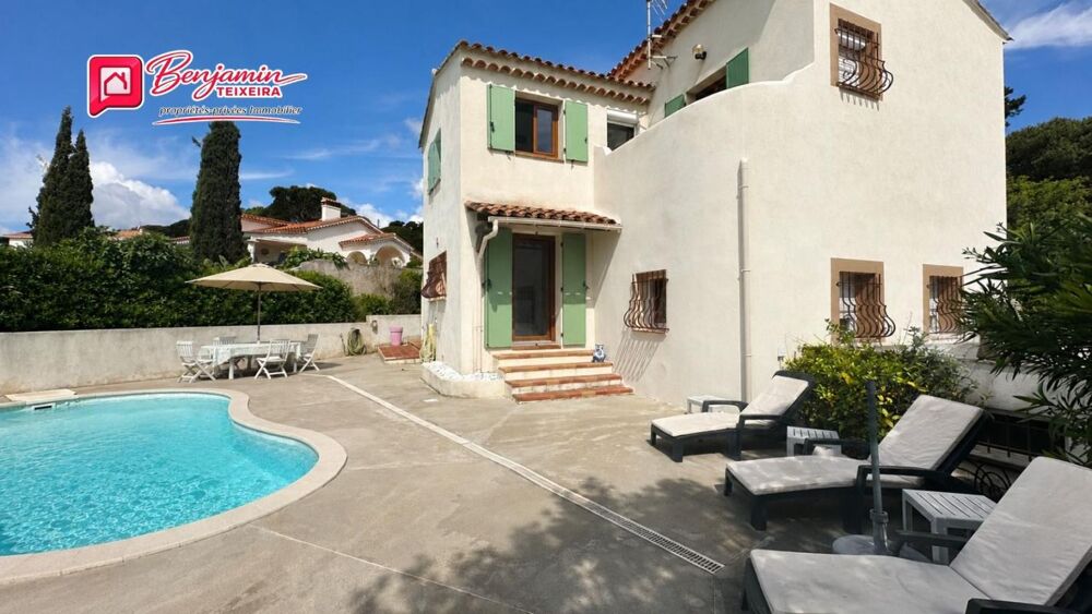 Villa Sainte Maxime 6 pièce(s) 117 m2 - Garage 27m² - Vue mer - piscine