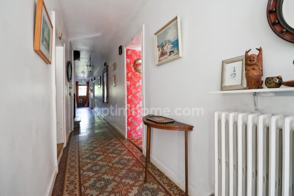 Maison de Charme et de Caractère de 353 m² - 9 Pièces - 6 Chambres sur parcelle de 662 m² - BELLAC 87300