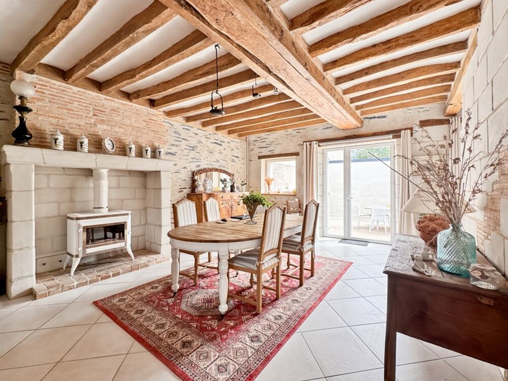 PROPRIÉTÉ DE CARACTÈRE EN BORD DE LOIRE  210 m²  2470 m² DE TERRAIN  LES PONTS-DE-CÉ
