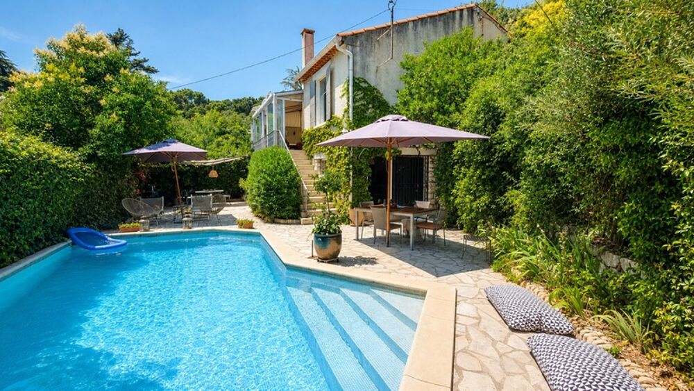 Maison avec studio indépendant et piscine  Cadre exceptionnel  Villeneuve-lès-Avignon