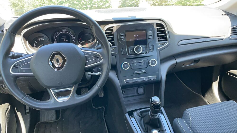 M&eacute;gane IV 1.2 TCe 100 Life - Premi&egrave;re main Entretien constructeur 2016 occasion 49400 Saumur