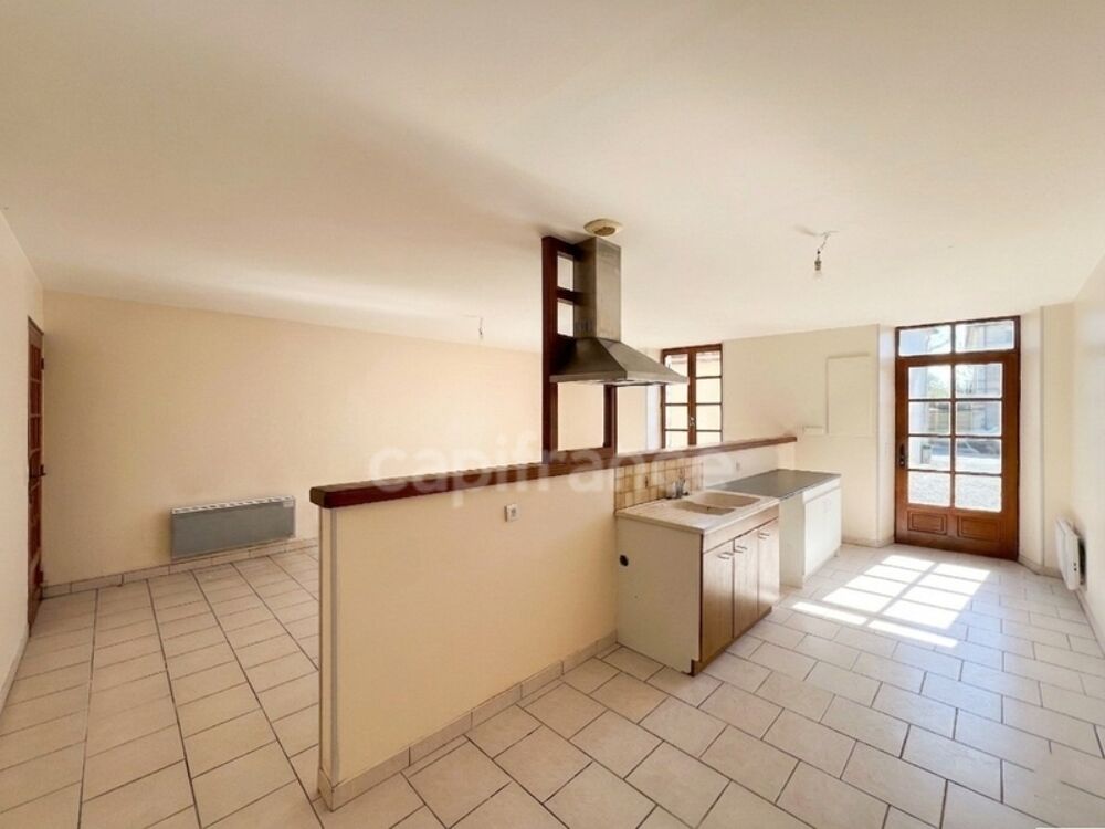 Ensemble immobilier de 131 m² - Terrain constructible et fort potentiel - Chepniers (17)
