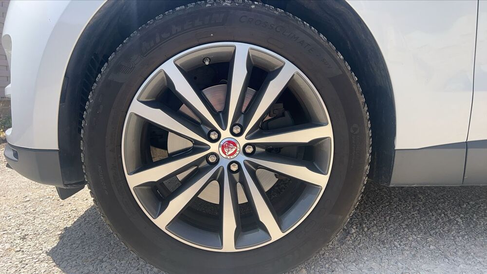 F-PACE 30d 3.0D V6 AWD 300cv Pure 2017 occasion 41120 Ouchamps