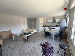 Vente Appartement À VENDRE – SPACIEUX APPARTEMENT T2 AVEC BALCON ET GARAGE – QUARTIER D'ARCHES A CHARLEVILLE-MEZIERES Charleville mezieres