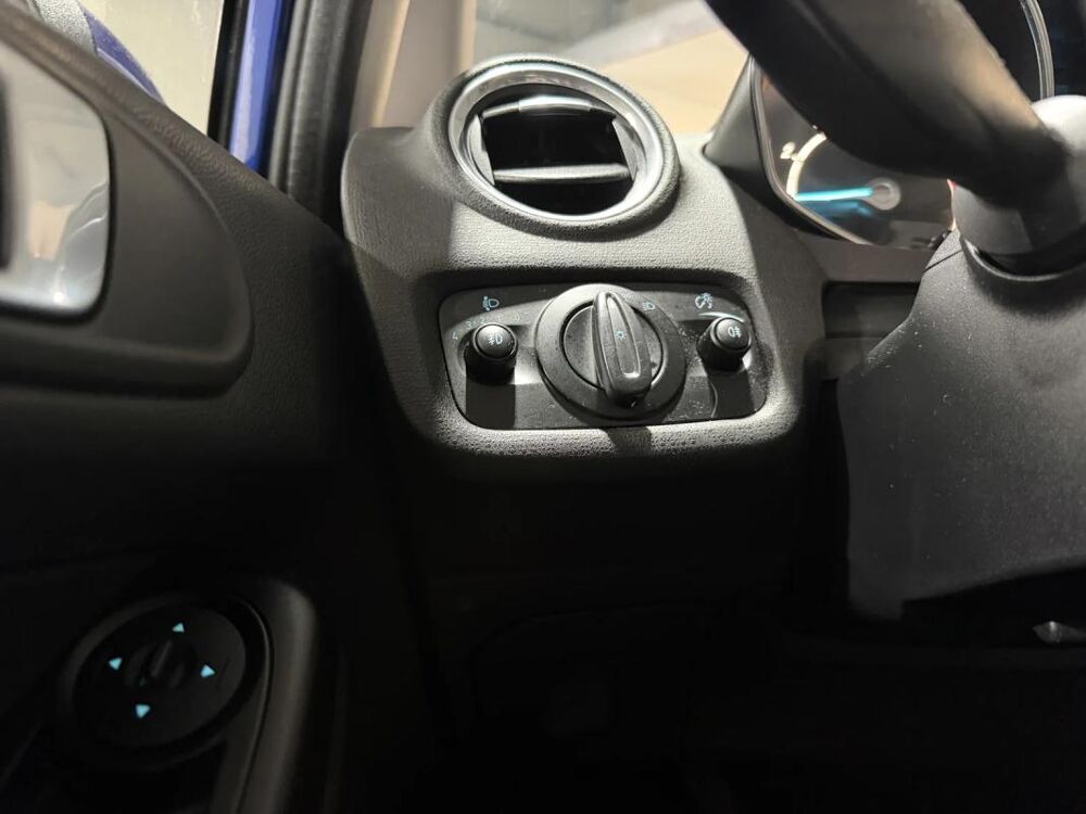 Fiesta VI Phase 2 5 portes 1.25 i 16V 82 cv 2016 occasion 85190 Venansault