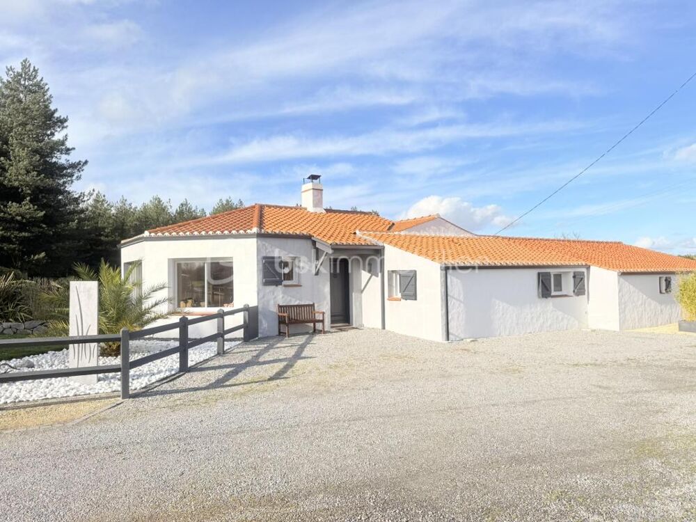 SAINT-GERVAIS  MAISON FAMILIALE DE PLAIN-PIED, 3 CHAMBRES, BUREAU ET TERRAIN PISCINABLE DE 4 000 M²