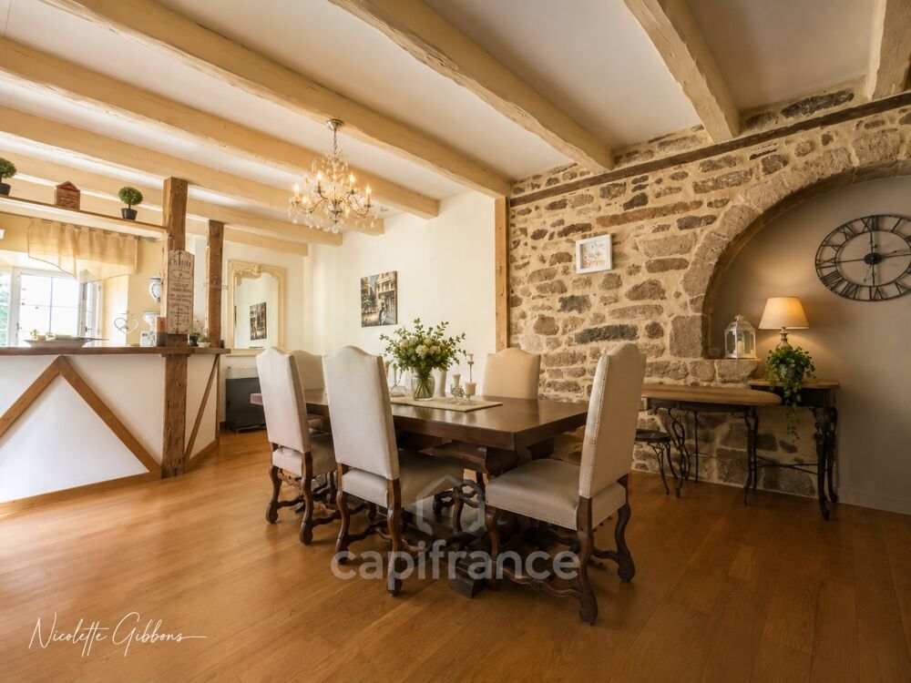 Vente Maison Belle propriété en pierre avec dépendances, bois privé et étang alimenté par une source naturelle Sexcles