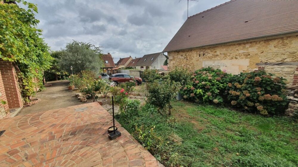 Vente Maison Maison à vendre de 175 m² de  6 pièces sur 2400 m² de terrain à Breuil le vert(60) Breuil le vert