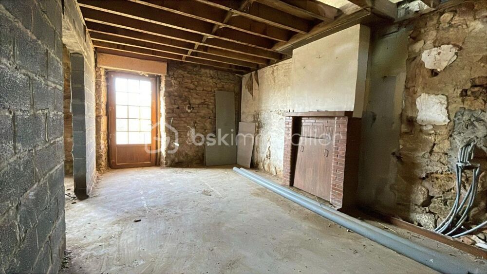 Maison en pierres à finir de rénover - GROS POTENTIEL