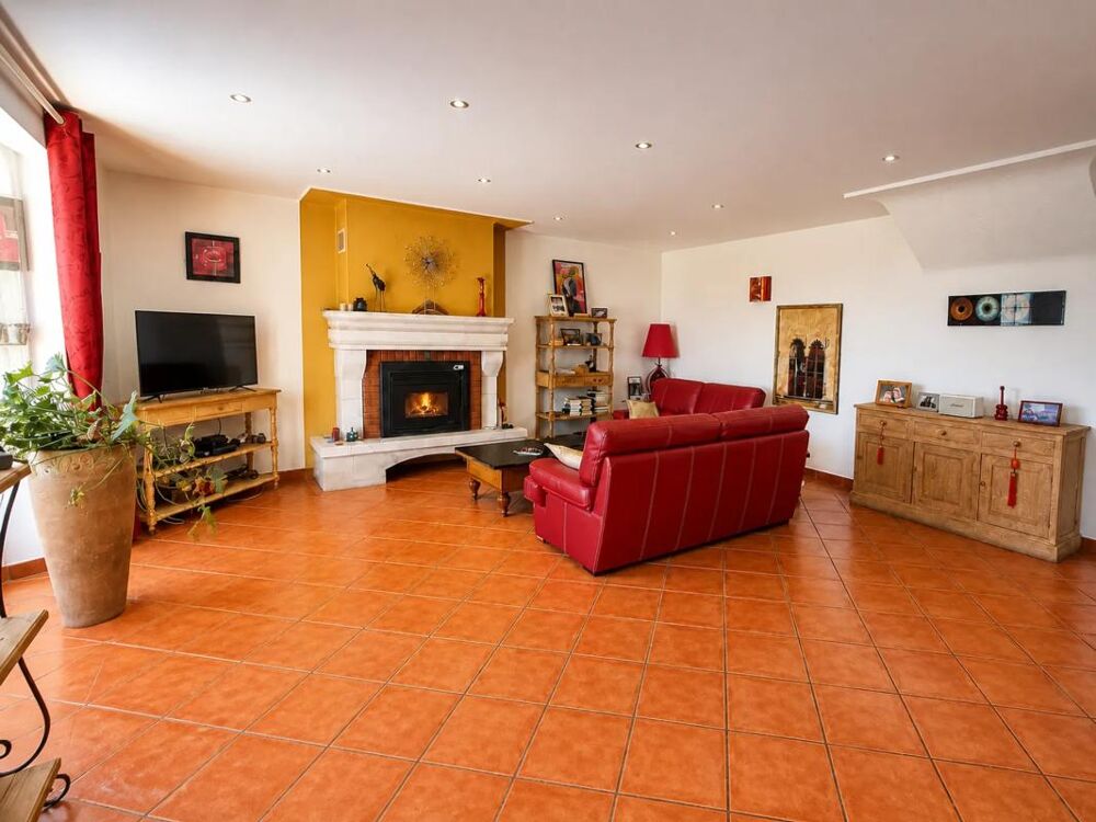 Vente Maison Maison de 248 M² avec piscine et garage Saint laurent de neste