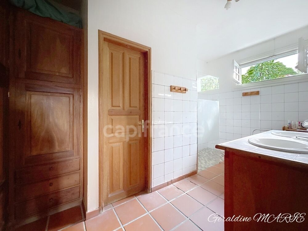 � vendre  Maison Saint-Claude (97120)