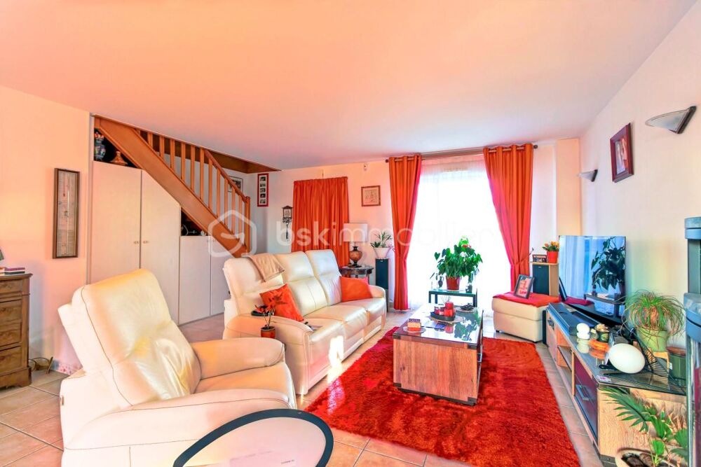 OSNY  Maison familiale non mitoyenne avec garage double, au calme et sans vis-à-vis