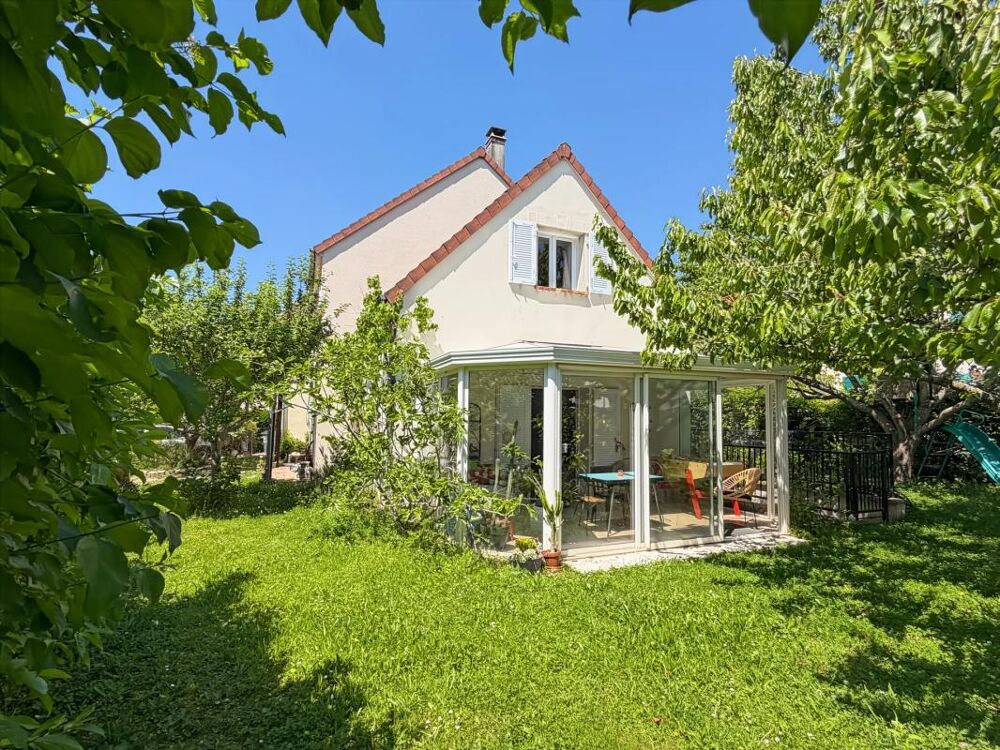 Grande maison 5 chambres avec sous-sol total centre Bois dArcy