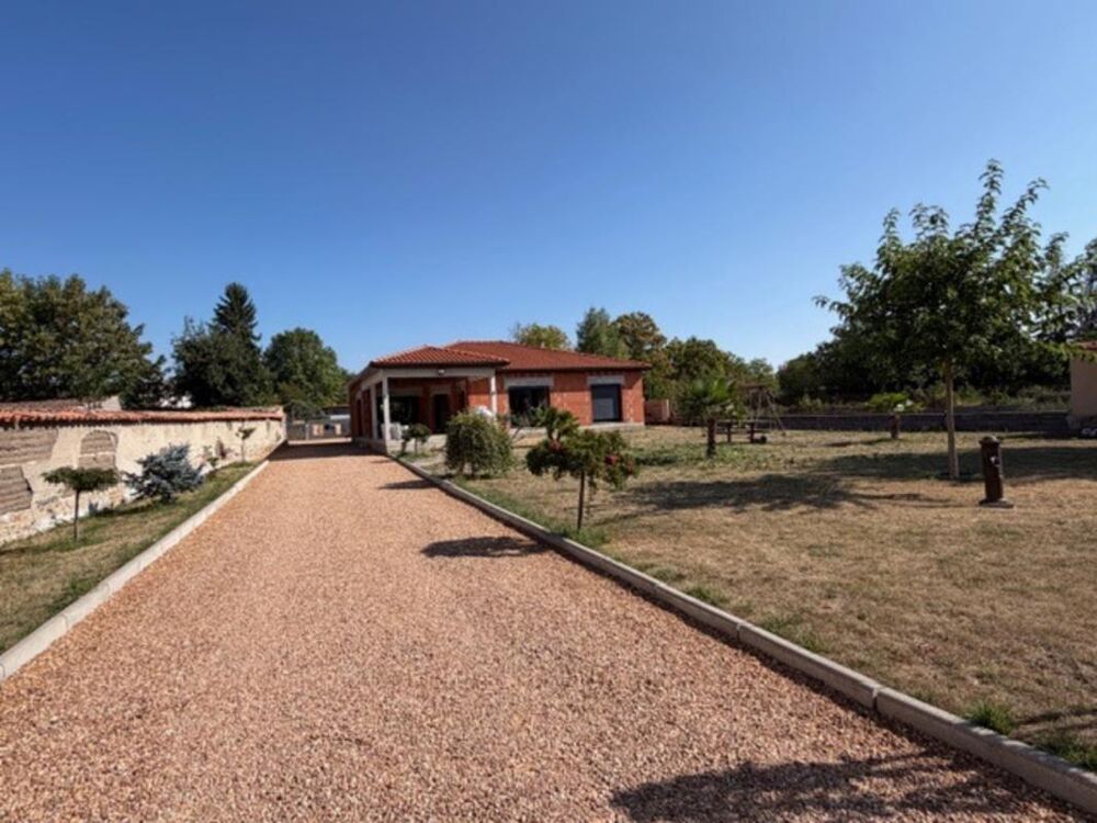 Vente Villa Maison à vendre 4 pièces LEZOUX (63) Lezoux