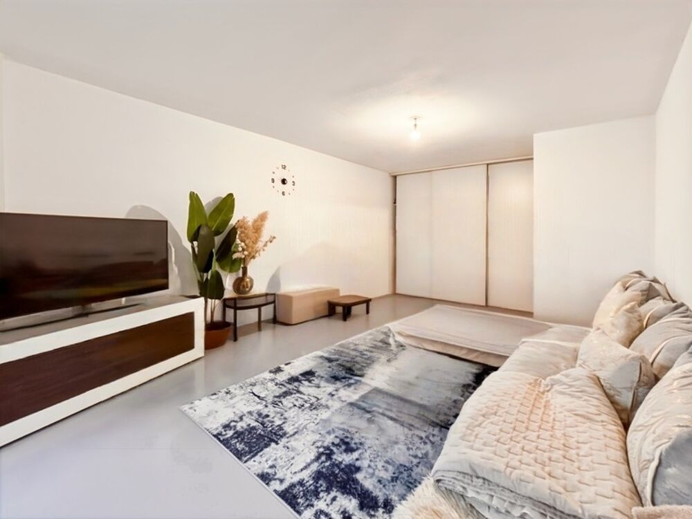 Montpellier Joli T2 avec balcon, piscine et vue jardin