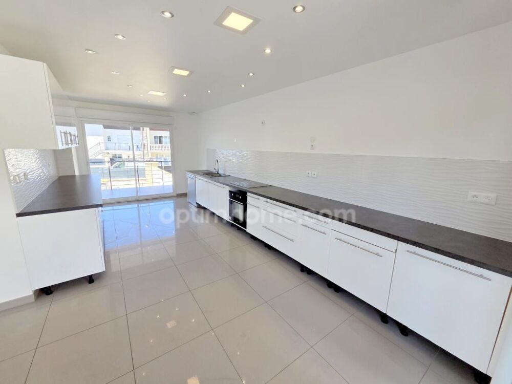 Vente Maison Sarcelles Village - Maison Contemporaine d'Exception - 204 m2 - 9 pièces / 5 Chambres - Prestations Haut de Gamme - Piscine et G Sarcelles